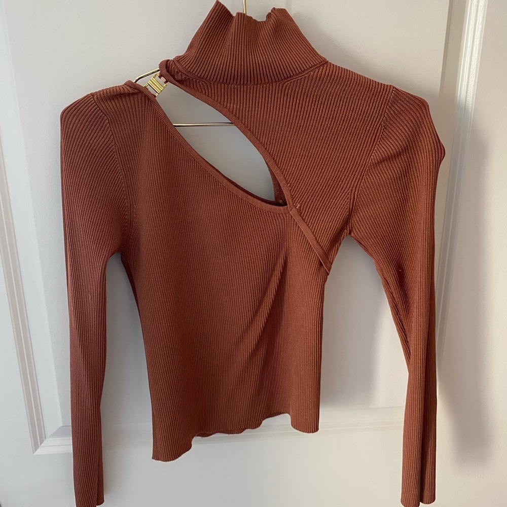 NWOT ZARA LONG SLEEVE TOP